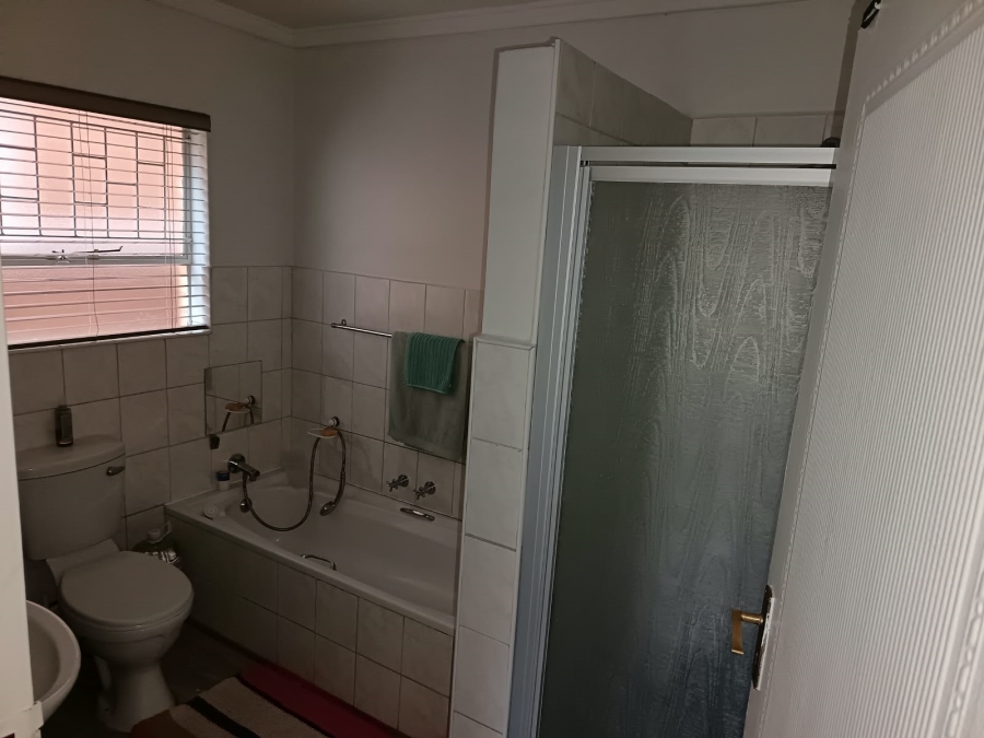 3 Bedroom Property for Sale in Langenhovenpark Free State